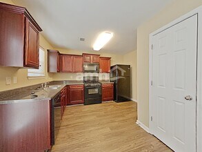 118 Hidden Creek Dr in Canton, GA - Building Photo - Building Photo