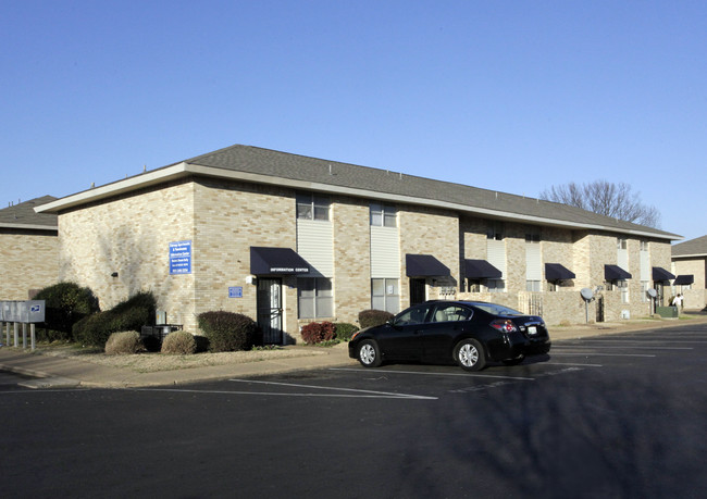 Fairway in Memphis, TN - Foto de edificio - Building Photo