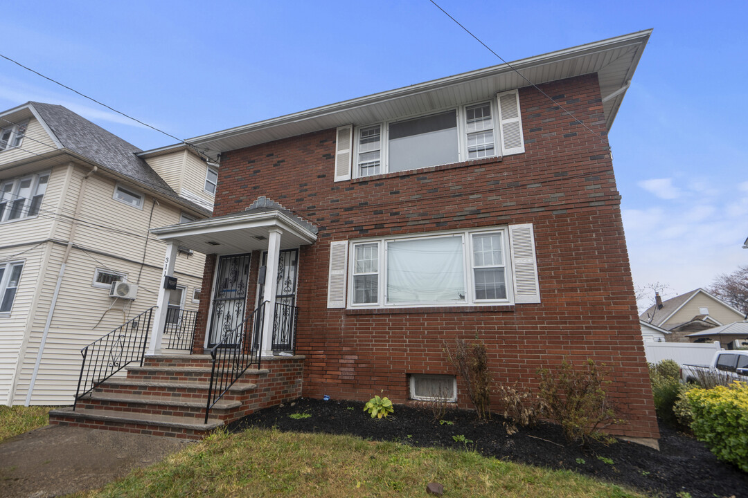 311 E 24th St in Paterson, NJ - Building Photo