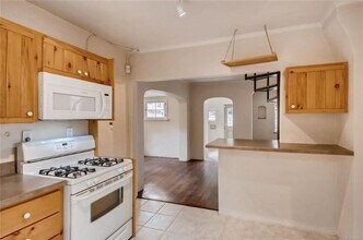 3825 E 2nd Ave in Denver, CO - Foto de edificio - Building Photo