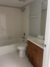 3461 NW 44th St, Unit 101 in Lauderdale Lakes, FL - Building Photo - Building Photo