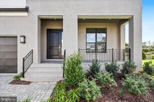 841 N Manchester St in Arlington, VA - Building Photo