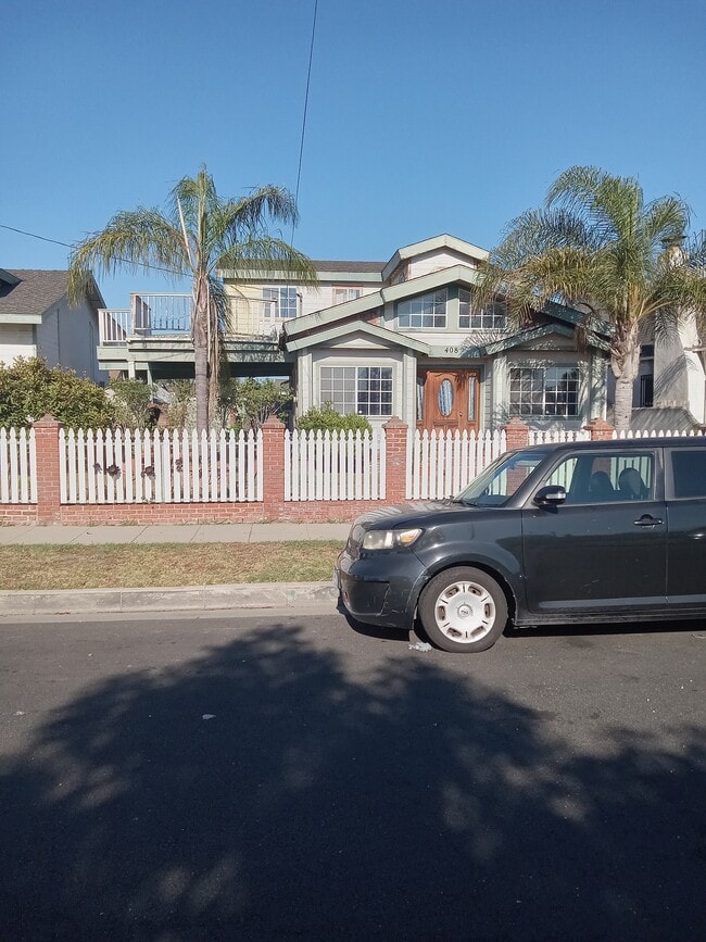 property at 408 S Ash Ave