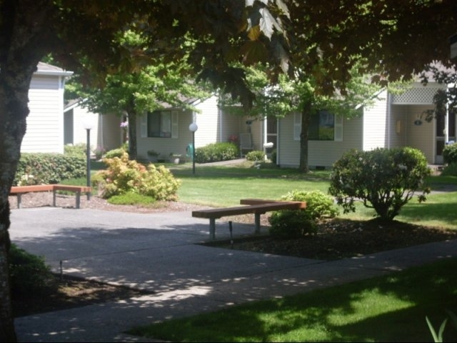 Willow Glen Senior Apartments in Buckley, WA - Foto de edificio - Building Photo
