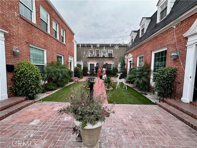 property at 1760 N Las Palmas Ave