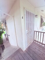 904 Dornajo Way in Sacramento, CA - Building Photo