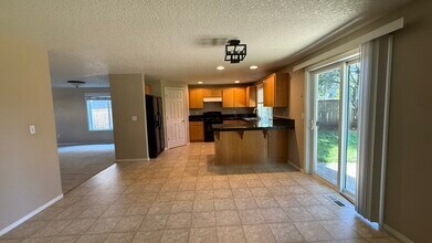 16316 NE 43rd Way in Vancouver, WA - Building Photo - Building Photo