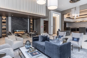 Willamette Tower in Portland, OR - Foto de edificio - Building Photo