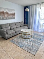 3161 S Ocean Dr in Hallandale Beach, FL - Building Photo
