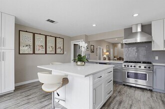 445 Rocky River Rd in West Lake Hills, TX - Building Photo - Building Photo