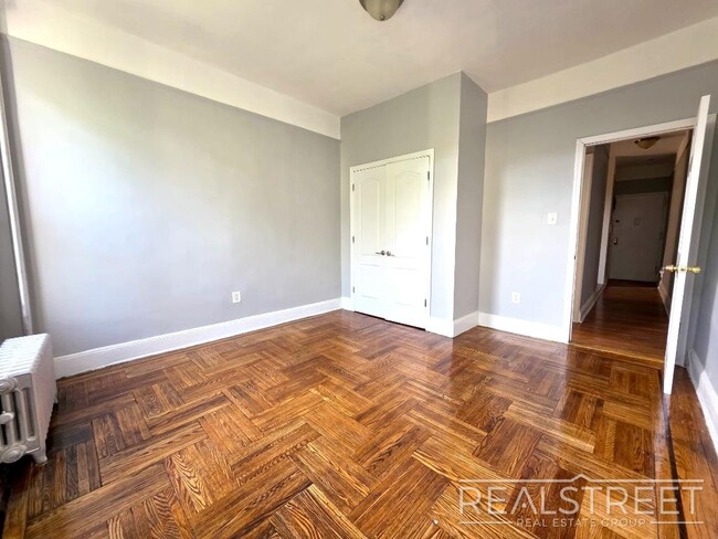 234 Linden Blvd, Unit 1D in Brooklyn, NY - Building Photo - Building Photo