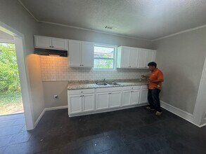 1490 Hugenot St in Memphis, TN - Building Photo - Building Photo