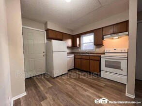 802 Hartford Ave in Des Moines, IA - Building Photo - Building Photo