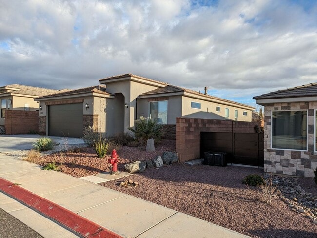 3555 175 N St in Hurricane, UT - Building Photo - Building Photo