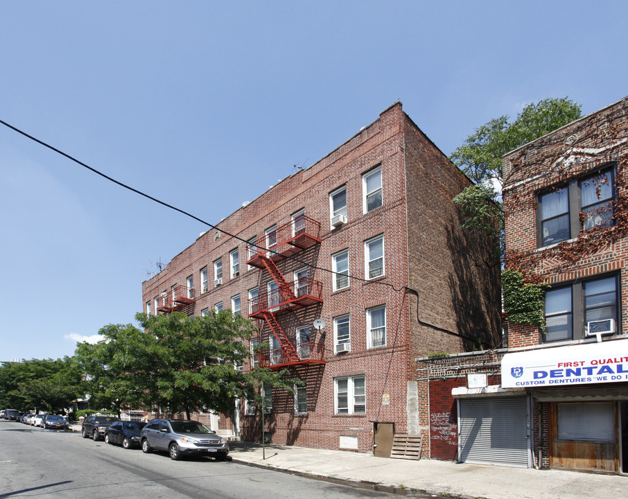 397 E 49th St in Brooklyn, NY - Building Photo