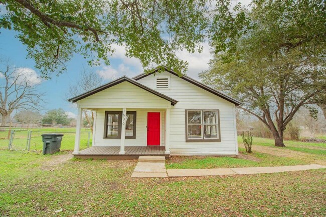 property at 1606 TX-21