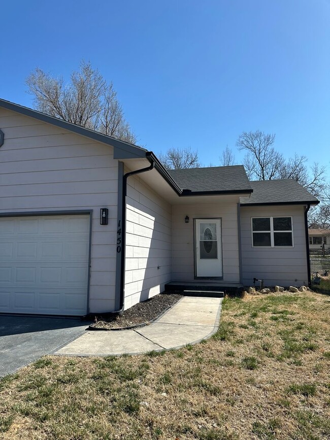 1450 N Green St in Wichita, KS - Foto de edificio - Building Photo