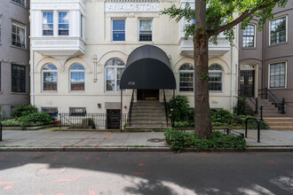 Analoston Condominium in Washington, DC - Foto de edificio - Building Photo