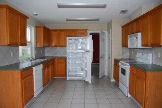 9 Pine Lake Ct in Ocean Springs, MS - Building Photo - Building Photo