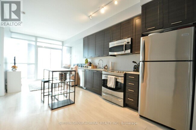 169 Fort York Blvd in Toronto, ON - Building Photo - Building Photo