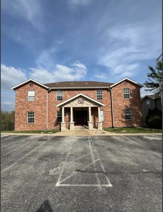2901 Vinyards Pkwy in Branson, MO - Foto de edificio