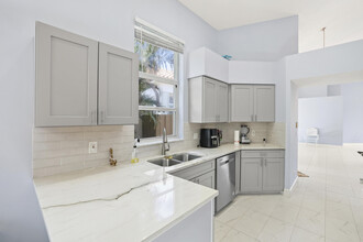 2475 NW 66th Dr in Boca Raton, FL - Building Photo - Building Photo