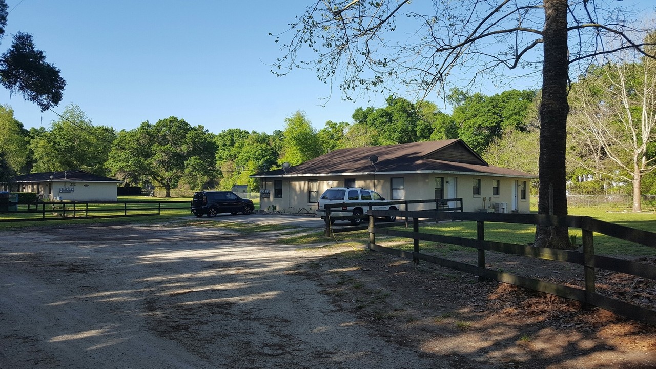 1010 NE 95th St in Ocala, FL - Building Photo