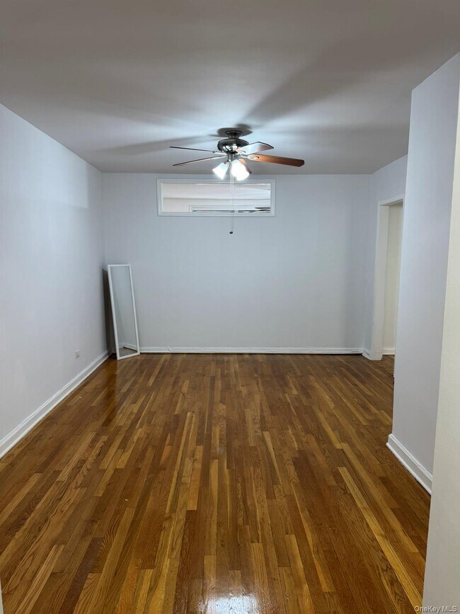 63 63rd Ave in New York, NY - Building Photo - Building Photo