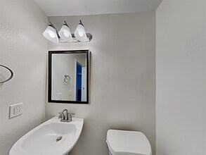 18011 Shallow Leaf Ln in Cypress, TX - Building Photo - Building Photo