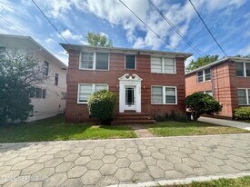 2338 Oak St in Jacksonville, FL - Building Photo
