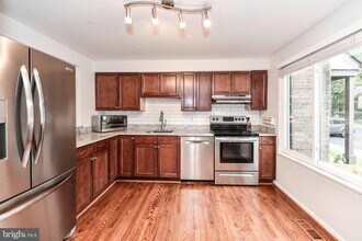 5836 Jackson Oak Ct in Burke, VA - Building Photo - Building Photo