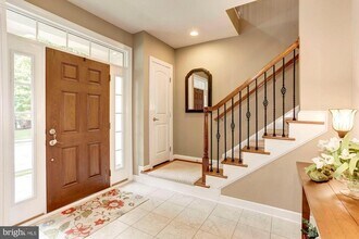 24960 Castleton Dr in Chantilly, VA - Building Photo - Building Photo
