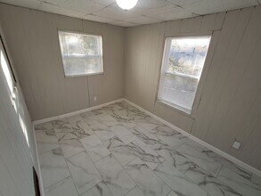 9801 Gloucester Dr in St. Louis, MO - Building Photo - Building Photo