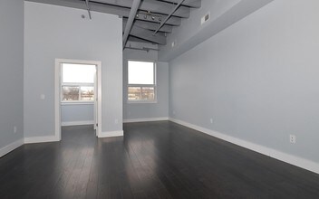 235 Orient Ave in Jersey City, NJ - Building Photo - Building Photo