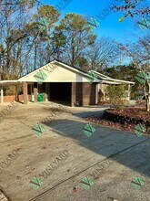 261 Ridgeway Rd in Canton, GA - Foto de edificio - Building Photo