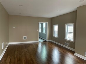124 Livingston Pl in Bridgeport, CT - Building Photo - Building Photo