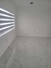 19205 NW 37th Ave in Miami Gardens, FL - Building Photo - Building Photo