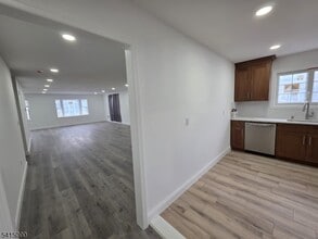 260 Trenton Ave in Paterson, NJ - Building Photo - Building Photo