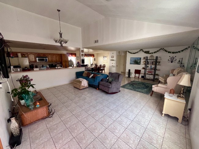 2346 Seabright Ave in Long Beach, CA - Foto de edificio - Building Photo