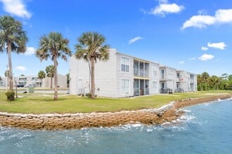 12th & Beach Apartments in Daytona Beach, FL - Building Photo - Building Photo