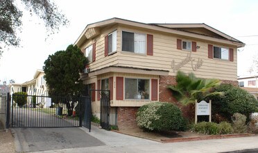 424 Emerald Avenue in El Cajon, CA - Foto de edificio - Building Photo