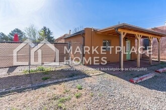 913 1/2 Old Pecos Trail in Santa Fe, NM - Building Photo - Building Photo