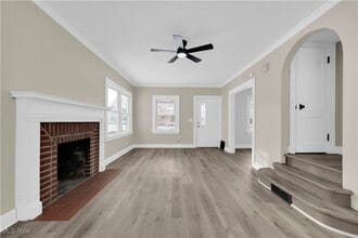 239 E 214th St in Euclid, OH - Building Photo - Building Photo