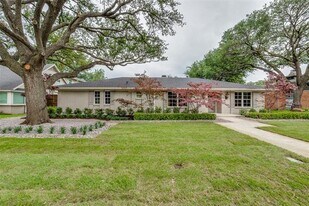 7208 Joyce Way in Dallas, TX - Building Photo