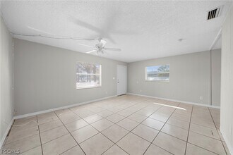5539 Tenth Ave in Ft. Myers, FL - Building Photo - Building Photo