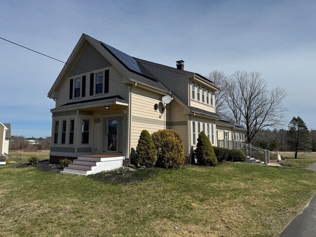 684 South St in Bridgewater, MA - Building Photo - Building Photo