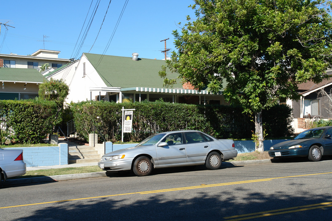 1303 E Wilson Ave in Glendale, CA - Building Photo