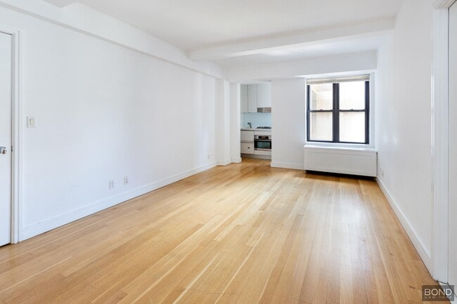 230 Riverside Dr in New York, NY - Building Photo - Building Photo
