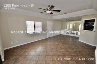 1200 Primrose Ave W, Unit B4 in McAllen, TX - Foto de edificio - Building Photo