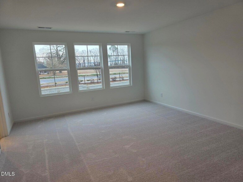 178 S Finley Lndg Pkwy in Smithfield, NC - Building Photo